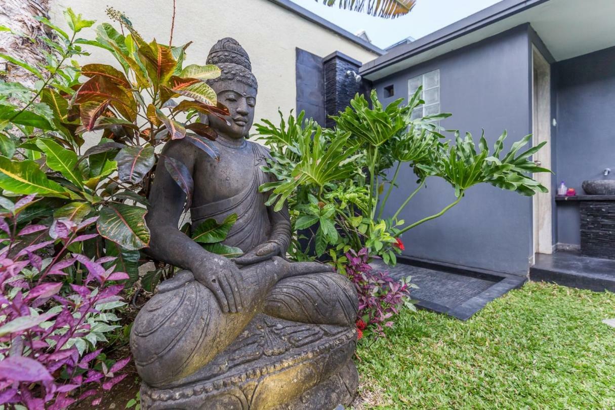 Villa Nuri Merah 1 Kerobokan Exterior foto